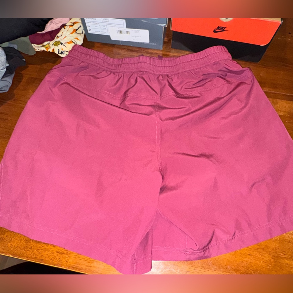 Nike Versatile Shorts - Picture 2 of 3